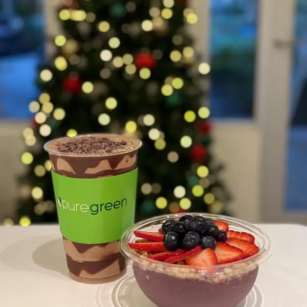 Pure Green smoothie and an acai bowl at the Coral Springs store during the holidays