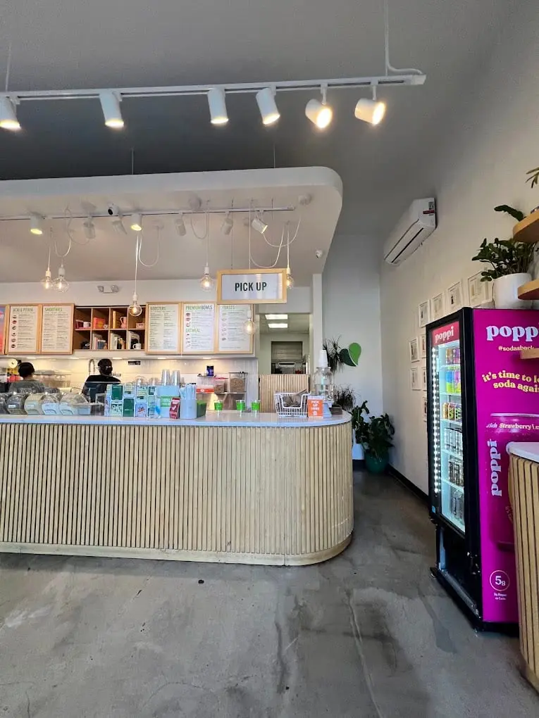 The counter and pickup area at Pure Green Washington Heights